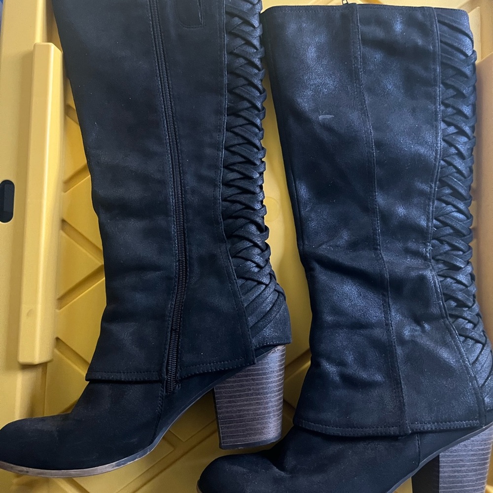 Fergalicious stylish tall black boots US SZ 9.5/UK SZ 7.5